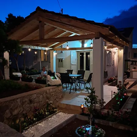 Nyaraló Kuca Za Odmor Neva *